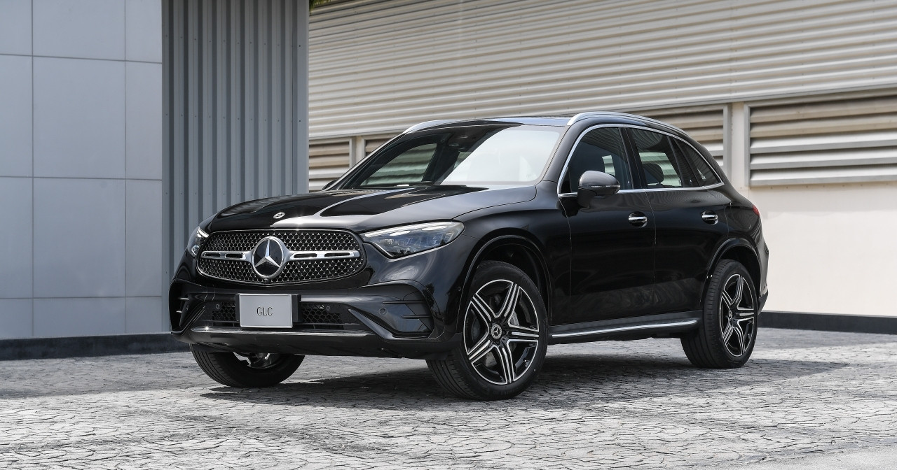 Mercedes-Benz GLC 350 e 4MATIC AMG Dynamic รถ PHEV วิ่งไฟฟ้าได้ 120 กม. สนนราคา 4,180,000 บาท