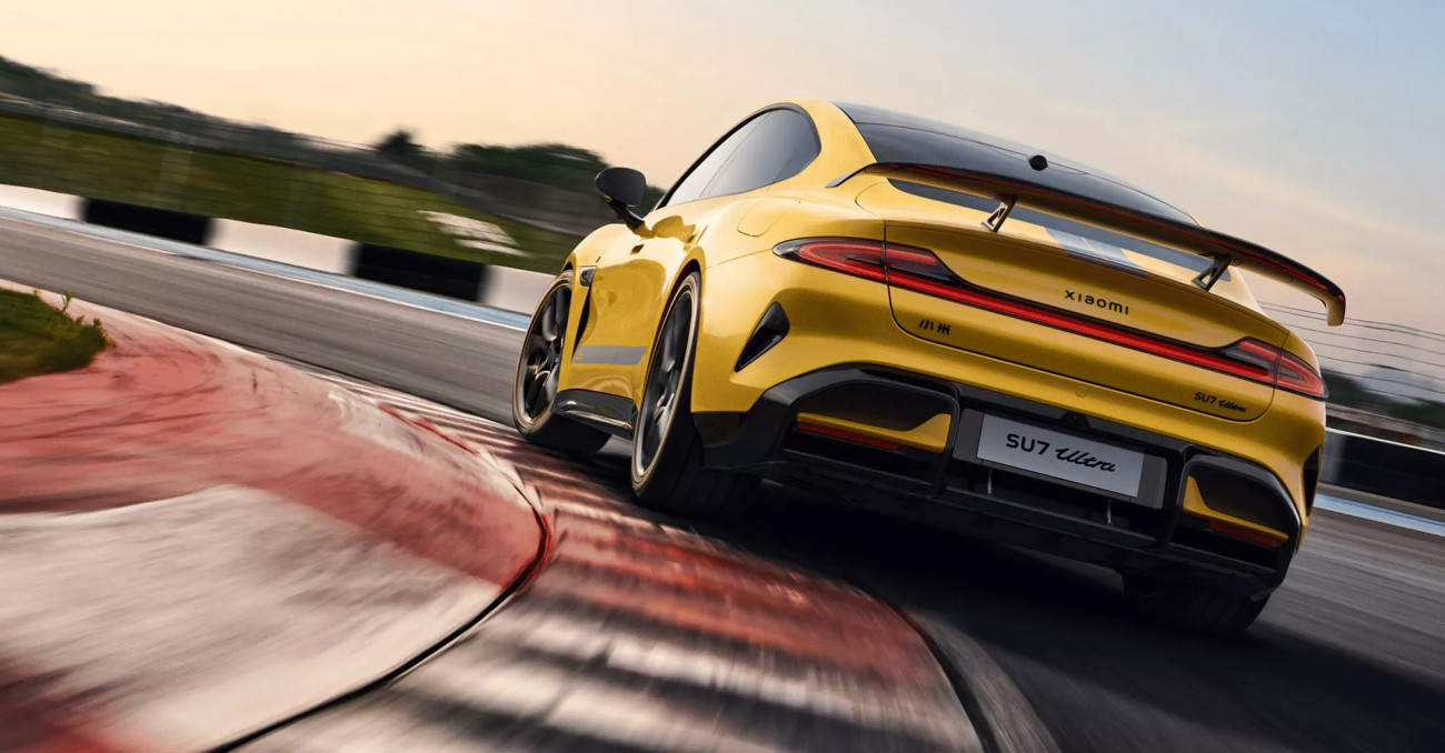 Xiaomi SU7 Ultra ทำลายสถิติรอบสนามที่ Shanghai Circuit ทุบสถิติ Porsche Taycan Turbo GT