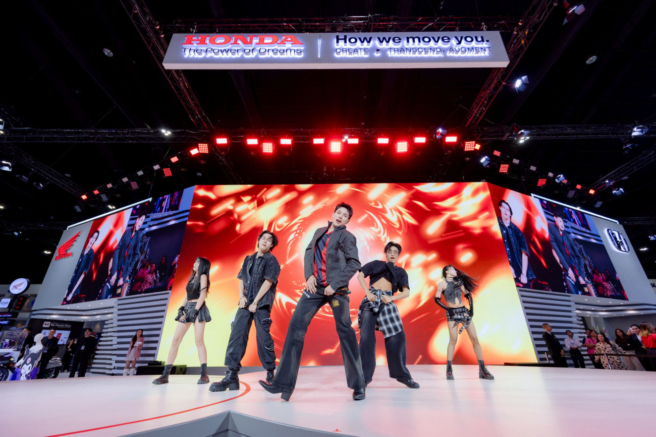 ‘ต้าห์อู๋–เจษ’ สองพรีเซนเตอร์สุดฮอต เติมสีสันบูทฮอนด้า ส่งท้ายงาน Motor Show 2025 อย่างคึกคัก