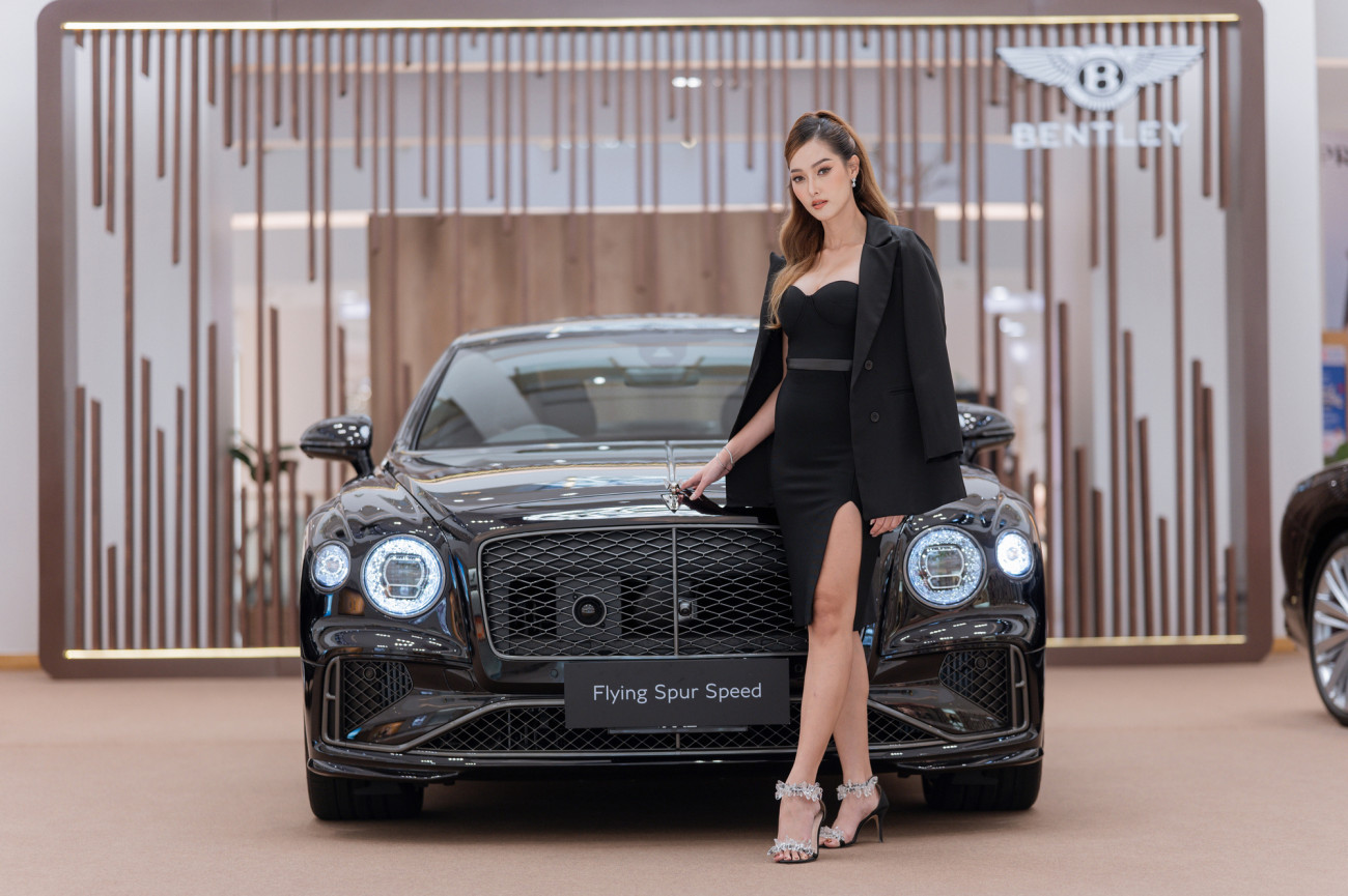 เบนท์ลีย์ แบงค็อก พาชมบรรยากาศ ‘Bentley Bangkok Extraordinary Pop-up’ โชว์เคสไลน์อัปยนตรกรรมโฉมใหม่แบบครบทุกรุ่น อวดโฉมพร้อมกันเป็นครั้งแรก