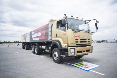 ISUZU เปิดศึก “อีซูซุยอดนักขับมือทอง” เฟ้นหาแชมป์เหนือแชมป์ ยกระดับวงการขนส่งไทยสู่สากลอย่างเต็มภาคภูมิ