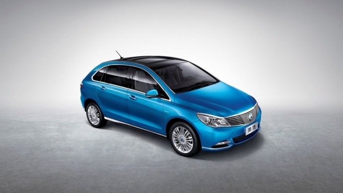 อย่าดูถูกรถจีน ชม Denza 400 EV ลูกผสม Daimler - BYD ชาร์จเพียงสัปดาห์ละครั้งประหยัดสบายใจ