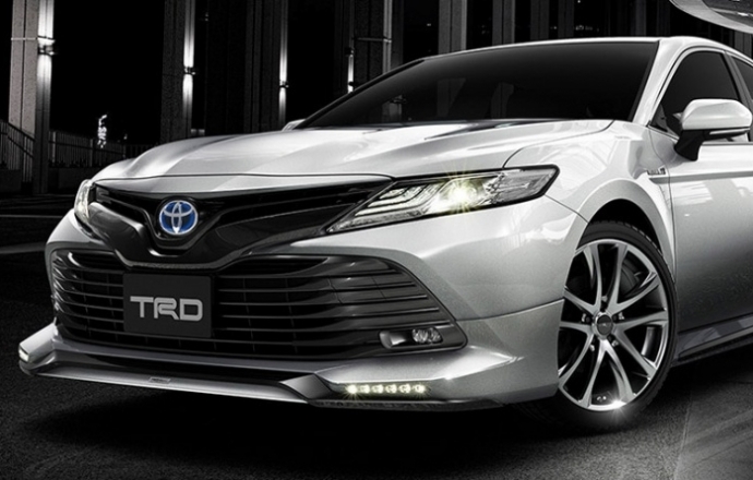 เสริมลุคใหม่ All New Toyota Camry กับชุดแต่งจาก TRD และ Modellista
