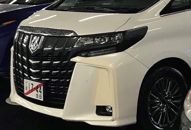 จับได้คาตา!! Toyota Alphard Facelift ปรับโฉมหล่อ….รถตู้มาสเตอร์พีช
