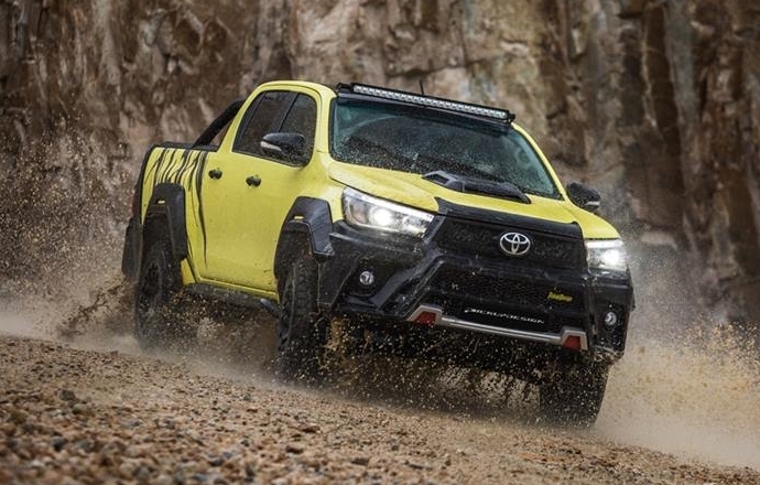 ชมภาพล่าสุด กระบะตัวแต่งสายลุย Toyota Hilux Revo โดย Pickup Design
