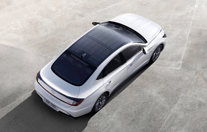 ฮุนไดเปิดตัว Hyundai Sonata Hybrid พร้อมหลังคา Solar เพิ่มพลังงานไฟฟ้า