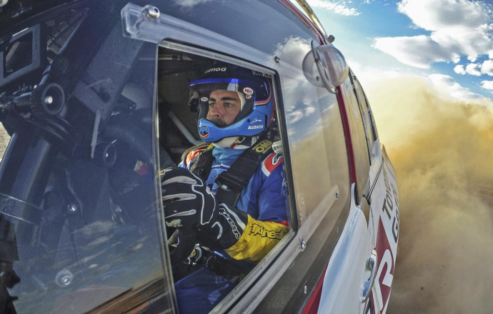 Fernando Alonso เปลี่ยนแนวใหม่ อาจลงแข่งแรลลี่ Dakar ภายใต้ทีม Toyota Gazoo Racing