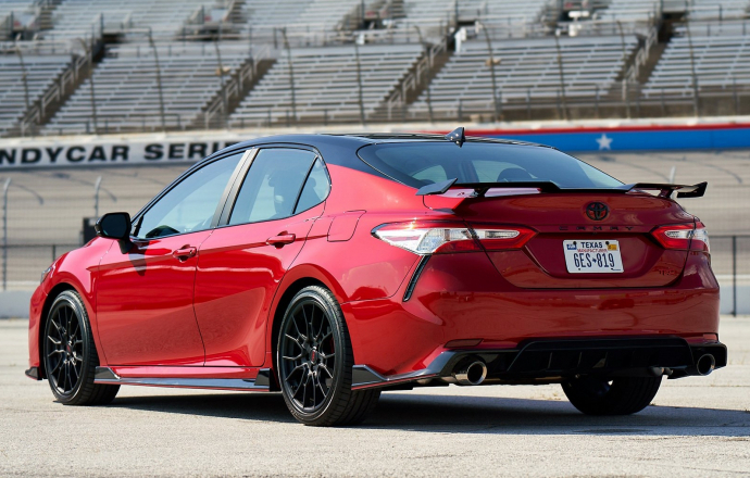 พร้อมลุยเดือนนี้!! รถใหม่ Toyota Camry ตกแต่งสปอร์ตจาก TRD ค่าตัว 9.51 แสนบาทในอเมริกา