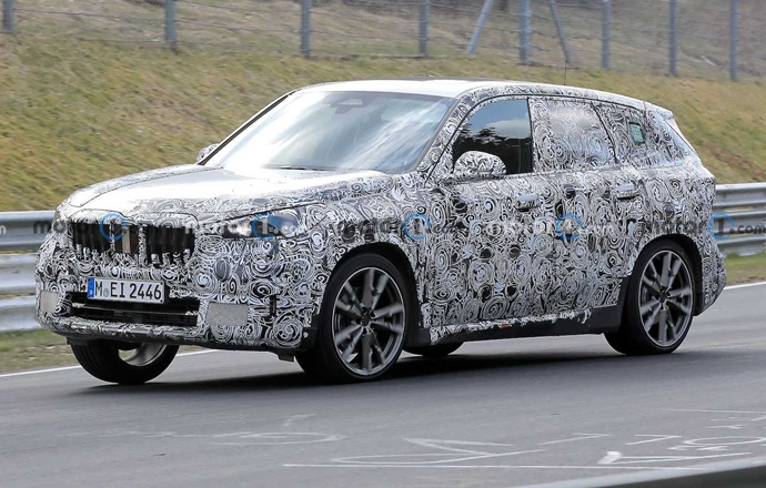 จับได้คาตา!! 2022 All New BMW X1 ใหม่หมดเอสยูวีเล็กหรูหล่อมือพิฆาต Benz GLA