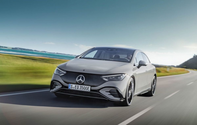 ชมภาพรถไฟฟ้า 100% รุ่นใหม่ Mercedes-Benz EQE350 ยนตรกรรมหรูแรงสูงสุด 400 แรงม้า